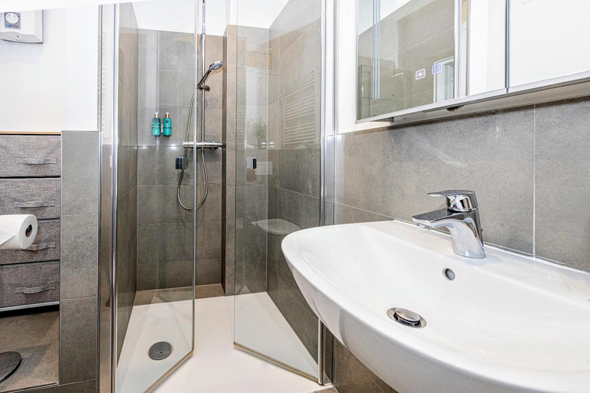 Have-A-Nice-Stay - Nahe Bahnhof - 20 Minuten Nach Hamburg - Trotzdem Ruhig Gelegen - 6 Minuten Zu Fuss Ins Zentrum Ahrensburg - Modern Eingerichtet Ngoại thất bức ảnh